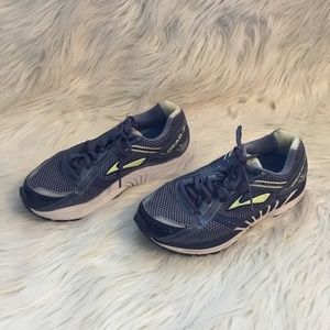 brooks dyad 5 yellow